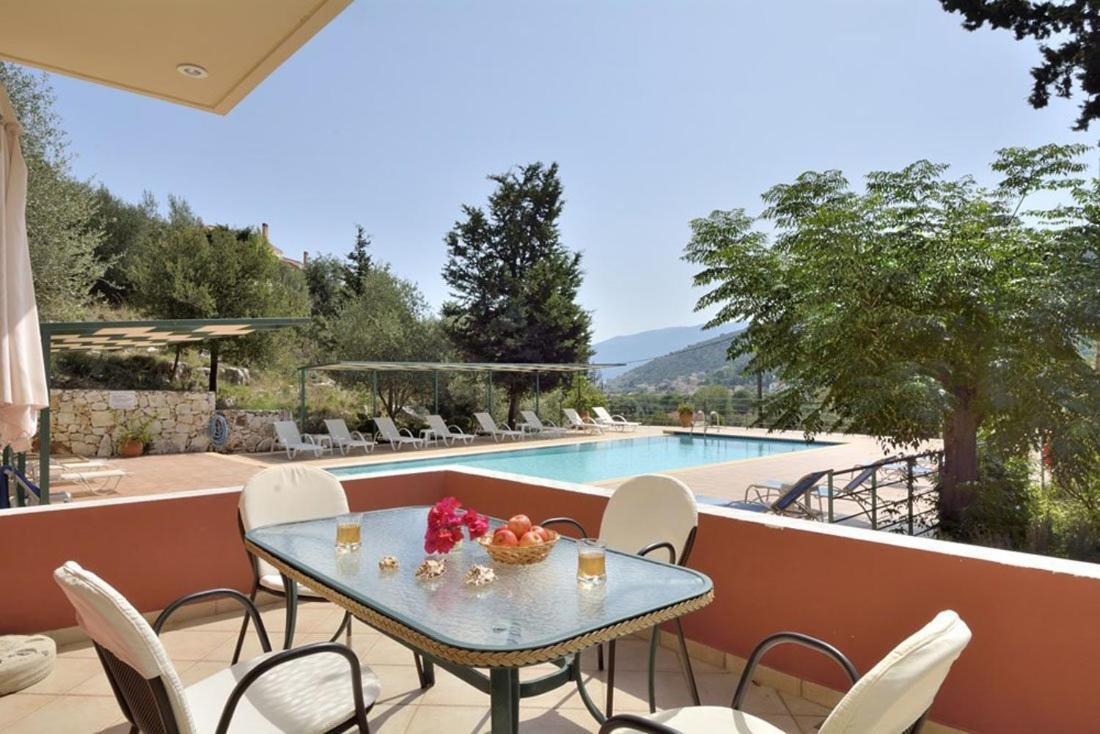 Vivi'S Apartments Agia Efimia Exterior foto